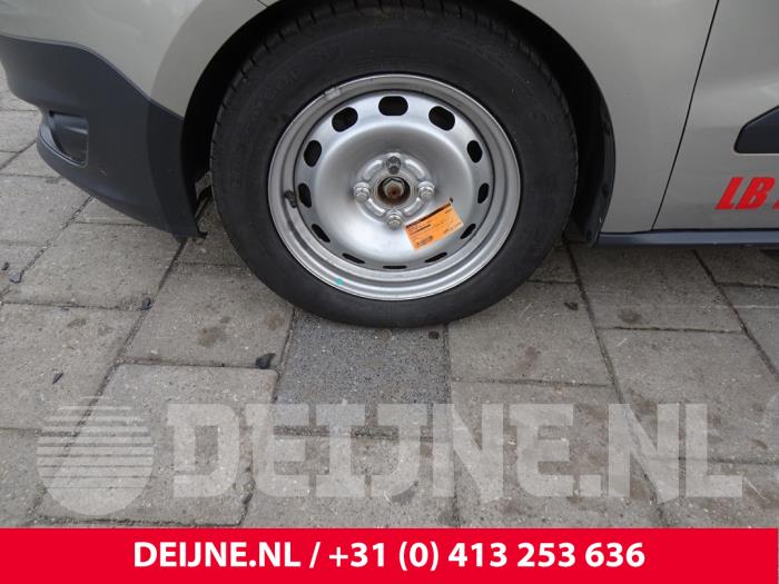 Ford Transit courier 14- Sloopvoertuig (2015, Zilvergrijs)