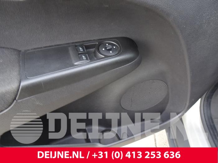 Ford Transit courier 14- Sloopvoertuig (2015, Zilvergrijs)