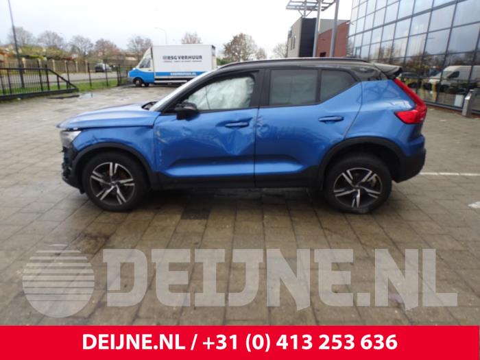 Volvo XC40 1.5 T2 12V Sloopvoertuig (2021, Blauw)