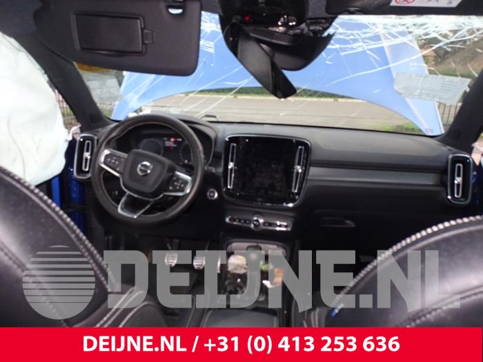 Volvo XC40 1.5 T2 12V Sloopvoertuig (2021, Blauw)