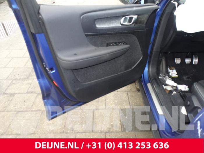 Volvo XC40 1.5 T2 12V Sloopvoertuig (2021, Blauw)