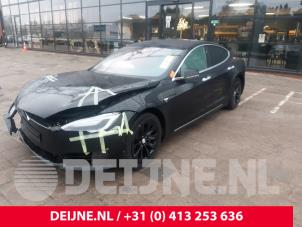 Tesla Model S 12-