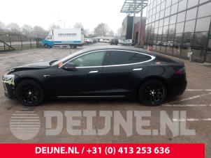 Tesla Model S 12-