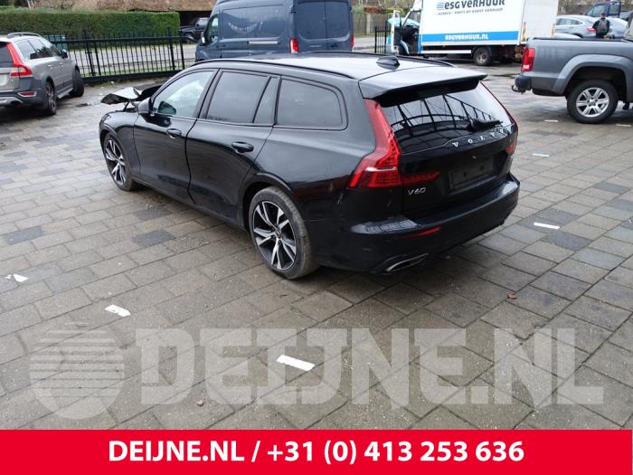 Volvo V60 II 2.0 D4 16V Sloopvoertuig (2019, Zwart)