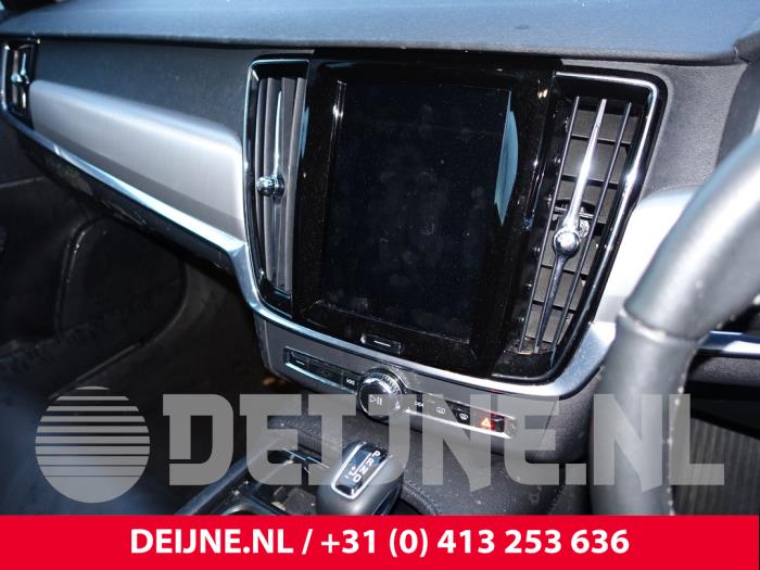 Volvo S90 II 2.0 T4 16V Sloopvoertuig (2020, Zwart)