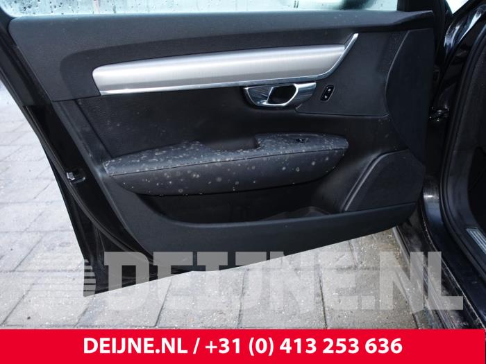Volvo S90 II 2.0 T4 16V Sloopvoertuig (2020, Zwart)
