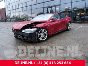 Tesla Model S 12-