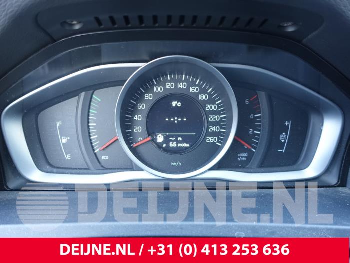 Volvo V60 I 2.0 D3 20V Sloopvoertuig (2014, Metallic, Zilver)