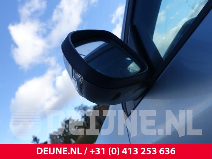 Volvo V60 I 2.0 D3 20V Sloopvoertuig (2014, Metallic, Zilver)