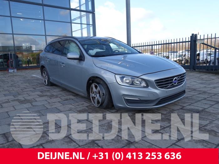 Volvo V60 I 2.0 D3 20V Sloopvoertuig (2014, Metallic, Zilver)