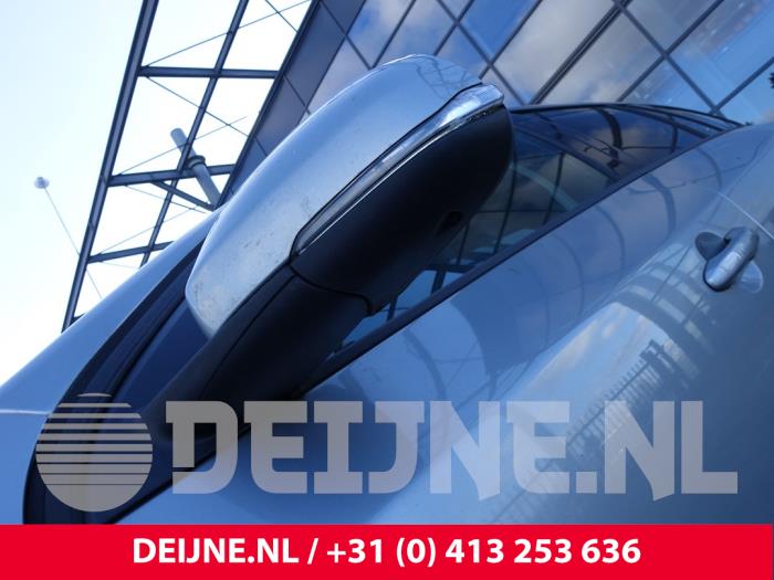 Volvo V60 I 2.0 D3 20V Sloopvoertuig (2014, Metallic, Zilver)