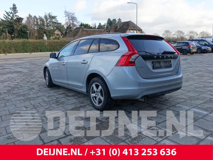 Volvo V60 I 2.0 D3 20V Sloopvoertuig (2014, Metallic, Zilver)