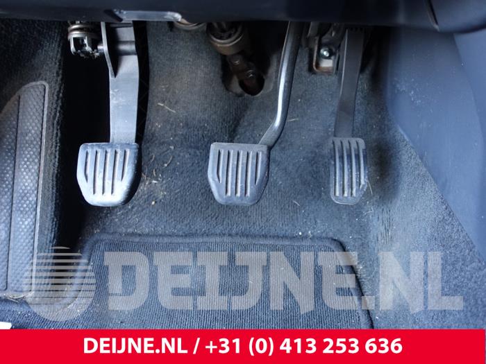 Volvo V60 I 2.0 D3 20V Sloopvoertuig (2014, Metallic, Zilver)