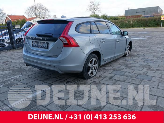 Volvo V60 I 2.0 D3 20V Sloopvoertuig (2014, Metallic, Zilver)