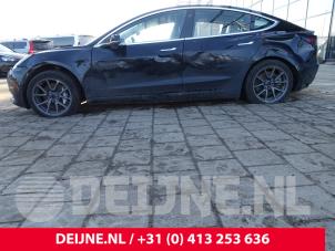 Tesla Model 3 17-
