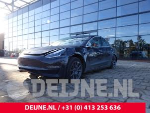 Tesla Model 3 17-