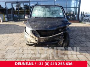 Mercedes Vito 14-