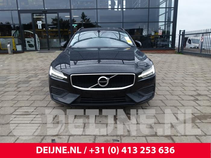 Volvo V60 II 2.0 D3 16V Sloopvoertuig (2019, Metallic, Zwart)
