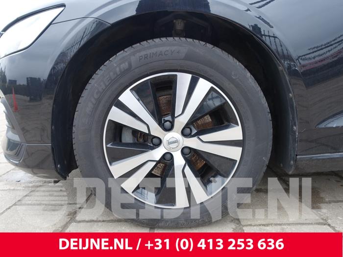 Volvo V60 II 2.0 D3 16V Sloopvoertuig (2019, Metallic, Zwart)
