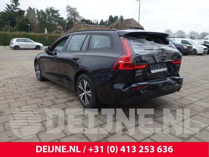 Volvo V60 II 2.0 D3 16V Sloopvoertuig (2019, Metallic, Zwart)