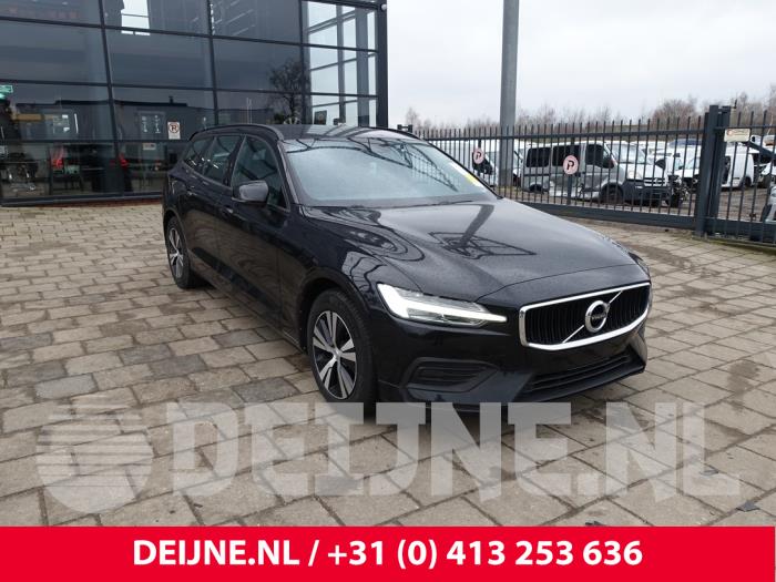 Volvo V60 II 2.0 D3 16V Sloopvoertuig (2019, Metallic, Zwart)