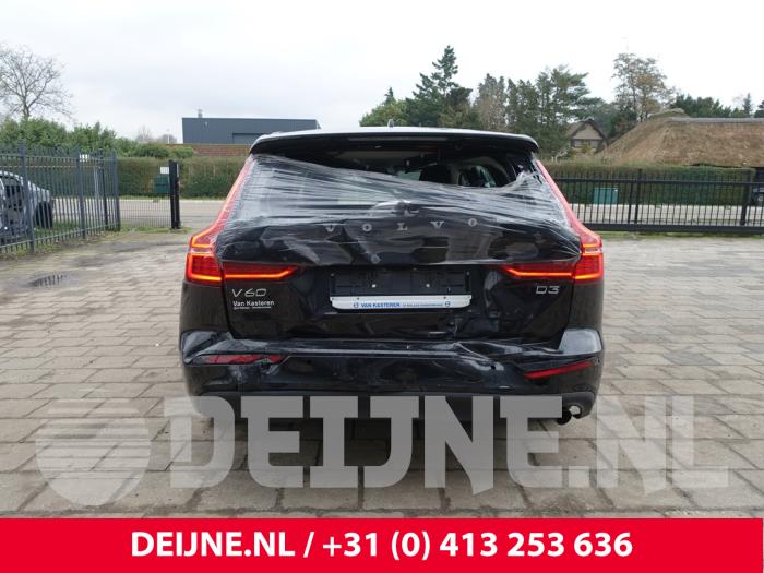 Volvo V60 II 2.0 D3 16V Sloopvoertuig (2019, Metallic, Zwart)