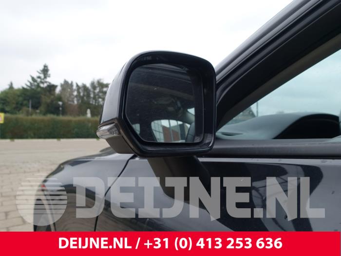 Volvo V60 II 2.0 D3 16V Sloopvoertuig (2019, Metallic, Zwart)