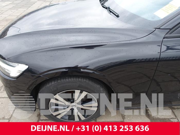 Volvo V60 II 2.0 D3 16V Sloopvoertuig (2019, Metallic, Zwart)