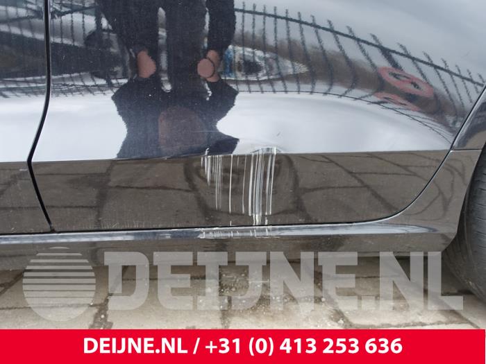 Volvo V60 II 2.0 D3 16V Sloopvoertuig (2019, Metallic, Zwart)