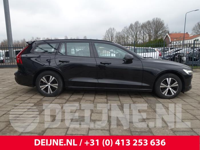 Volvo V60 II 2.0 D3 16V Sloopvoertuig (2019, Metallic, Zwart)