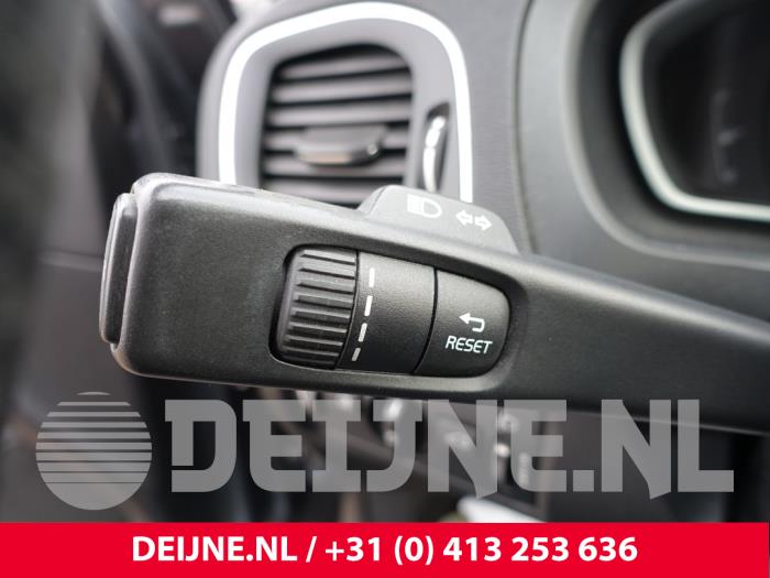 Volvo V40 1.6 D2 Sloopvoertuig (2015, Grijs)