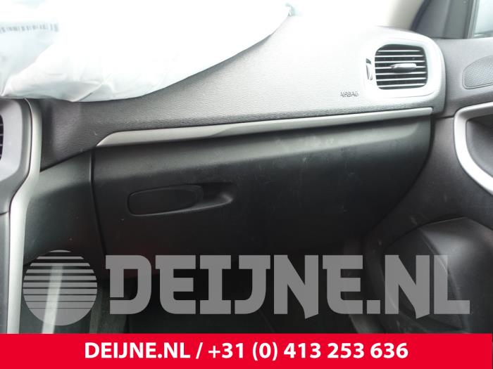 Volvo V40 1.6 D2 Sloopvoertuig (2015, Grijs)