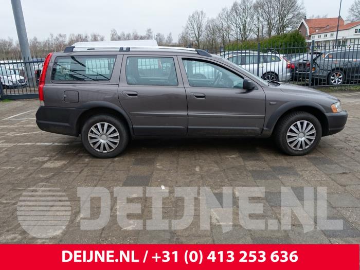 Volvo XC70 XC70 2.4 D 20V Sloopvoertuig (2005, Bruin)