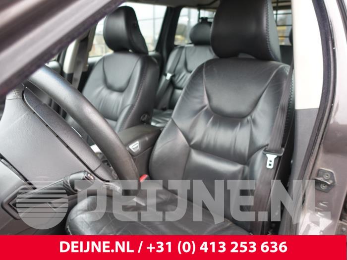 Volvo XC70 XC70 2.4 D 20V Sloopvoertuig (2005, Bruin)