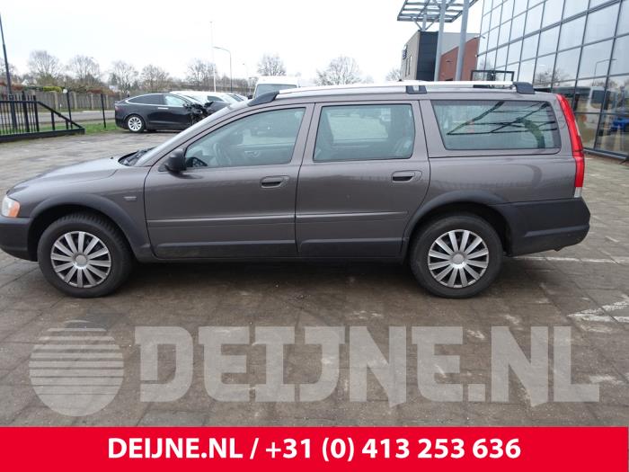 Volvo XC70 XC70 2.4 D 20V Sloopvoertuig (2005, Bruin)