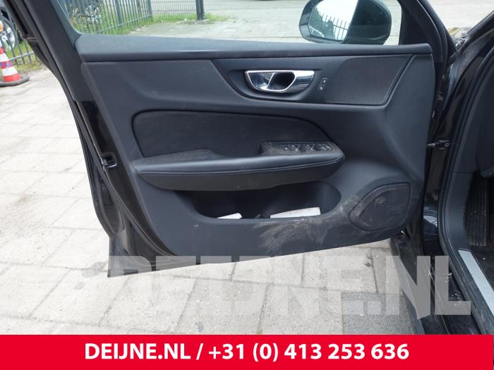 Volvo V60 II 2.0 D3 16V Sloopvoertuig (2020, Zwart)