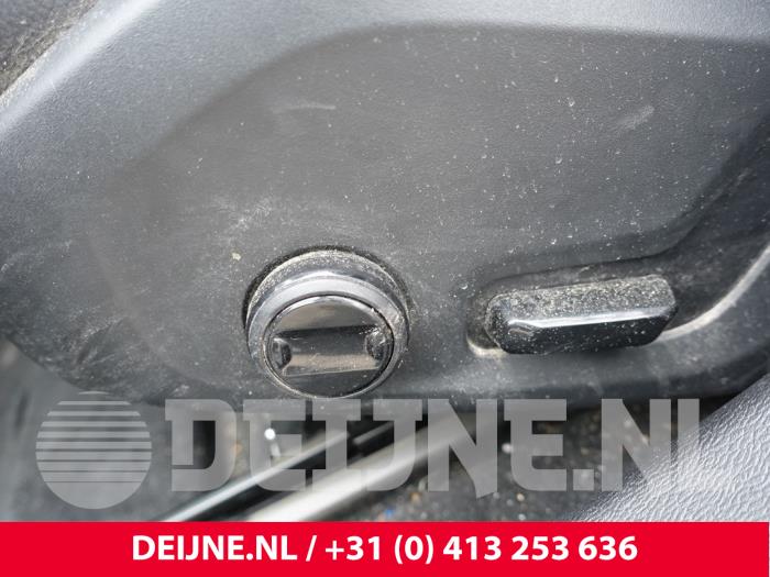 Volvo V60 II 2.0 D3 16V Sloopvoertuig (2020, Zwart)