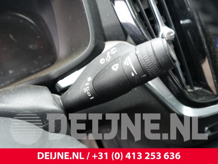 Volvo V60 II 2.0 D3 16V Sloopvoertuig (2020, Zwart)