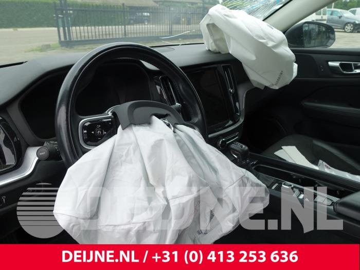 Volvo V60 II 2.0 D3 16V Sloopvoertuig (2020, Zwart)