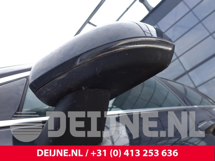 Volvo V60 II 2.0 D3 16V Sloopvoertuig (2020, Zwart)