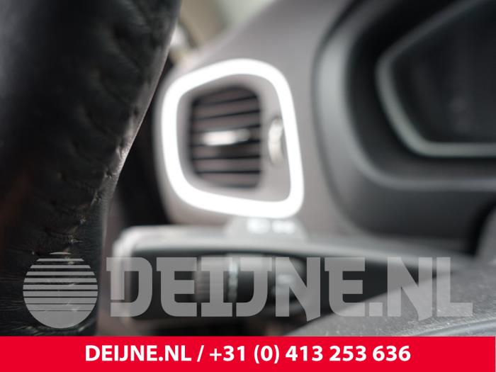 Volvo V40 1.6 D2 Sloopvoertuig (2013, Zwart)