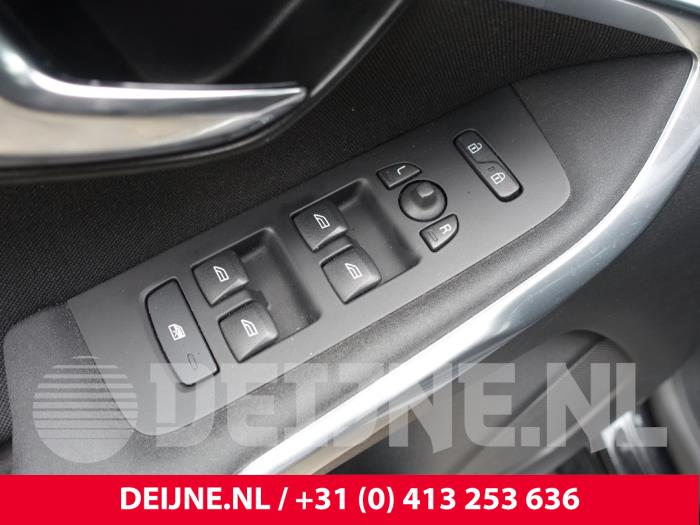 Volvo V40 1.6 D2 Sloopvoertuig (2013, Zwart)
