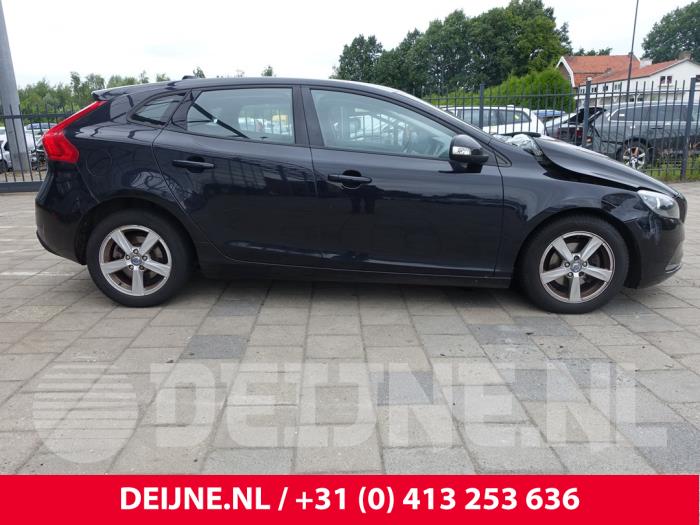 Volvo V40 1.6 D2 Sloopvoertuig (2013, Zwart)
