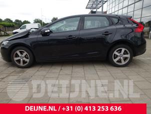 Volvo V40 12-