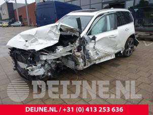 Volvo XC90 16-
