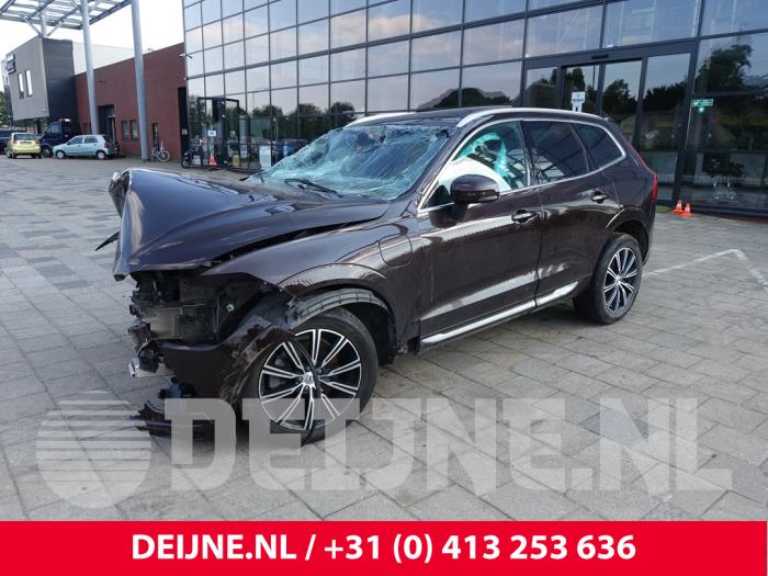 Volvo XC60 II 2.0 T8 16V Recharge, Twin Engine AWD Sloopvoertuig (2018, Bruin)