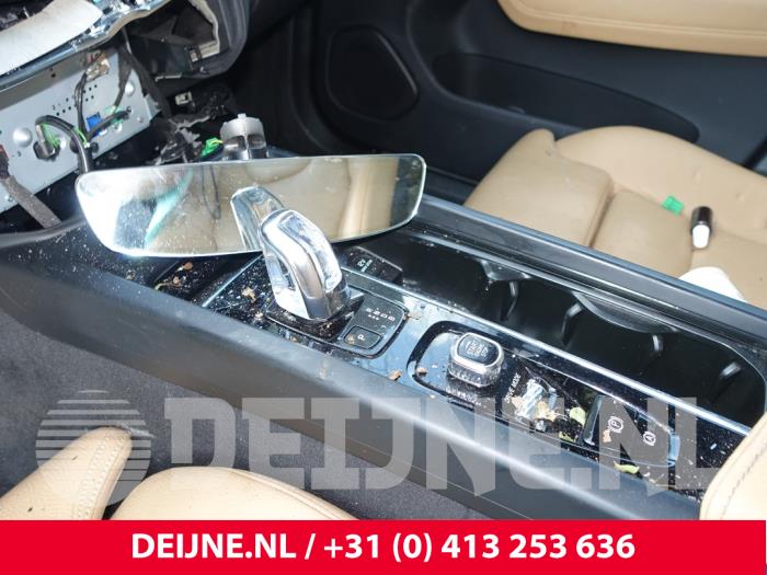 Volvo XC60 II 2.0 T8 16V Recharge, Twin Engine AWD Sloopvoertuig (2018, Bruin)