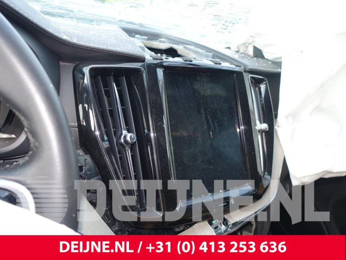 Volvo XC60 II 2.0 T8 16V Recharge, Twin Engine AWD Sloopvoertuig (2018, Bruin)