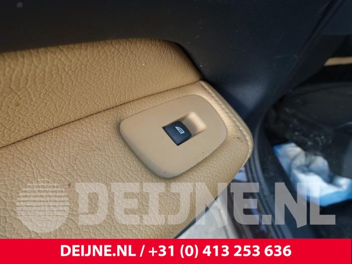 Volvo XC60 II 2.0 T8 16V Recharge, Twin Engine AWD Sloopvoertuig (2018, Bruin)