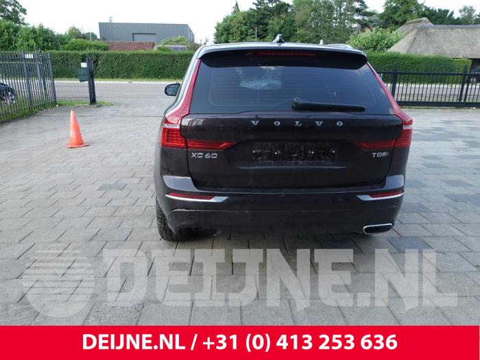 Volvo XC60 II 2.0 T8 16V Recharge, Twin Engine AWD Sloopvoertuig (2018, Bruin)